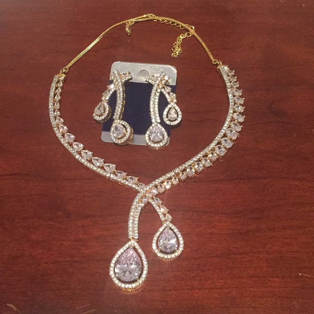 Ethnic Indian Wear Wedding American Diamond Necklace and Earring Set. New